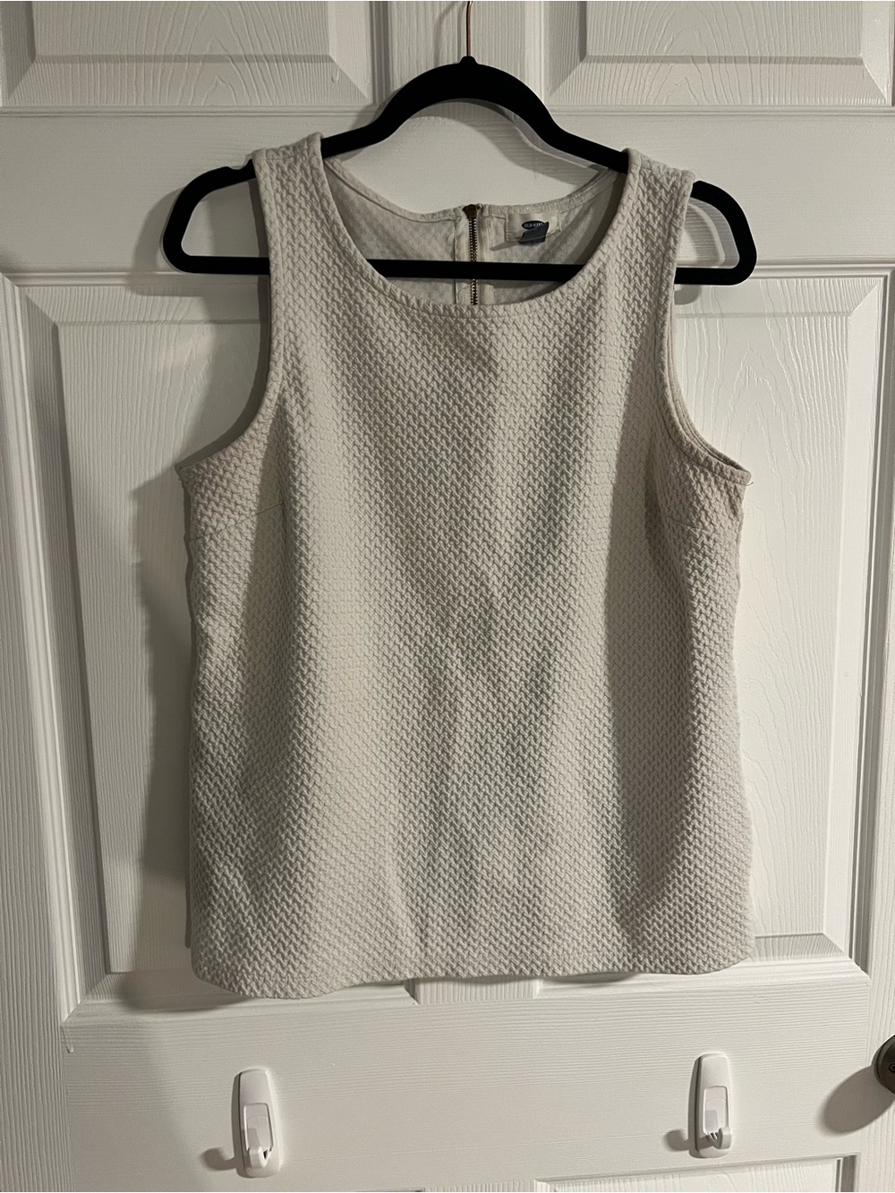 Old Navy Cream Textured Sleeveless Camisole